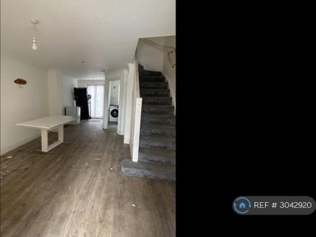 2 bedroom semi detached house to rent