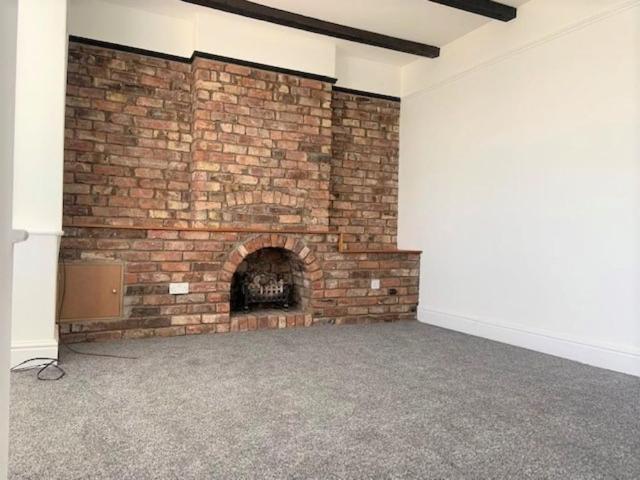 2 bedroom semi detached house to rent