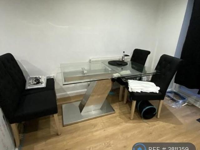2 bedroom semi detached house to rent