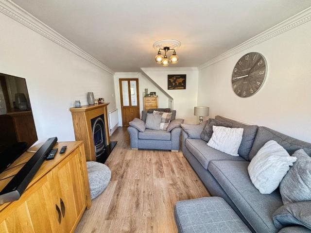 2 bedroom semi detached house to rent