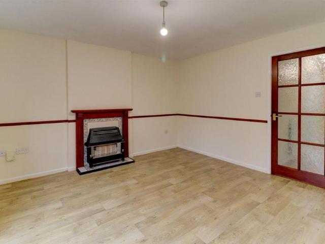 2 bedroom semi detached house to rent