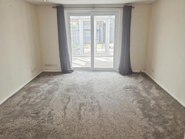 2 bedroom semi detached house to rent