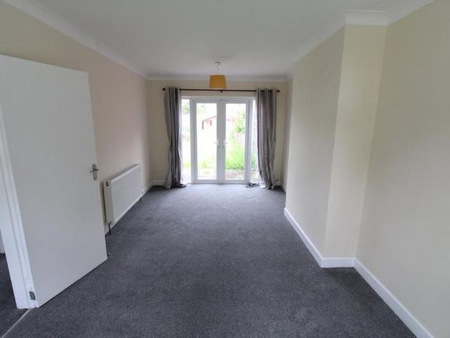 2 bedroom semi detached house to rent