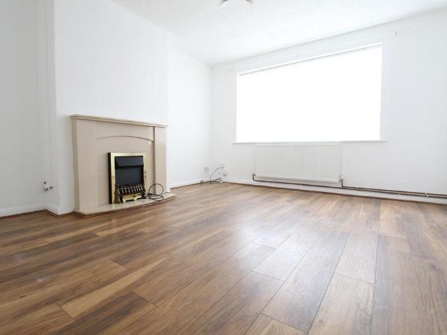 2 bedroom semi detached house to rent