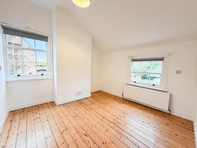 2 bedroom semi detached house to rent