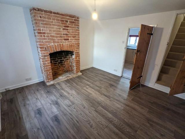 2 bedroom semi detached house to rent