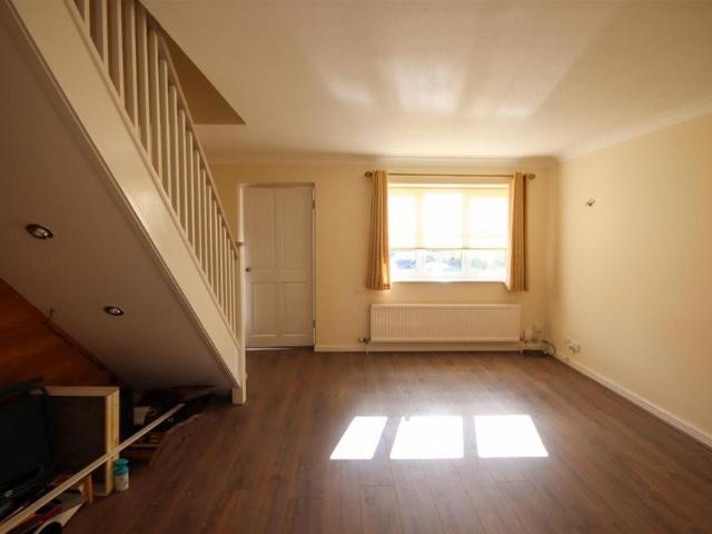 2 bedroom semi detached house to rent