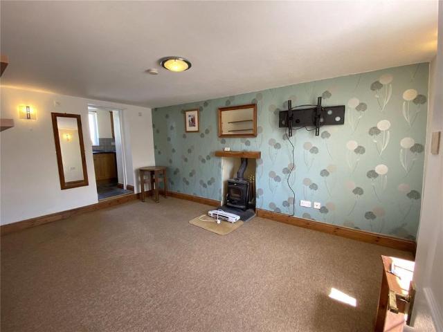 2 bedroom semi detached house to rent