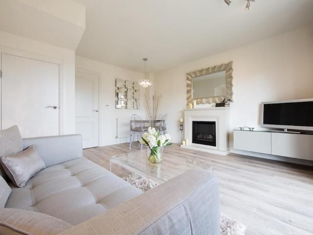 2 bedroom semi detached house to rent