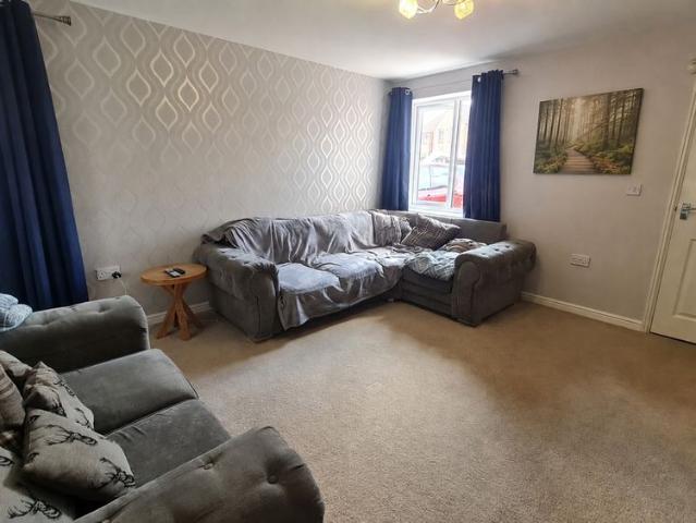 2 bedroom semi detached house to rent