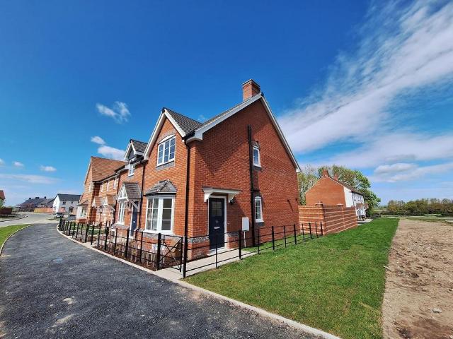 2 bedroom semi detached house to rent