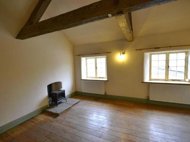 2 bedroom semi detached house to rent