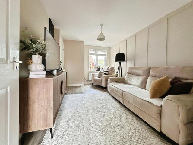 2 bedroom semi detached house to rent