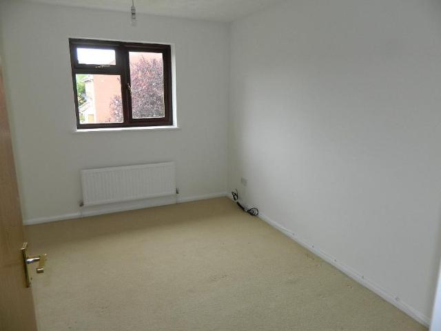 2 bedroom semi detached house to rent