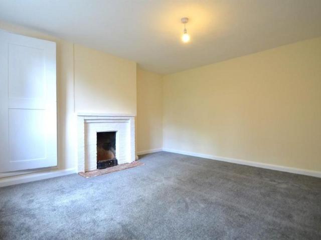 2 bedroom semi detached house to rent