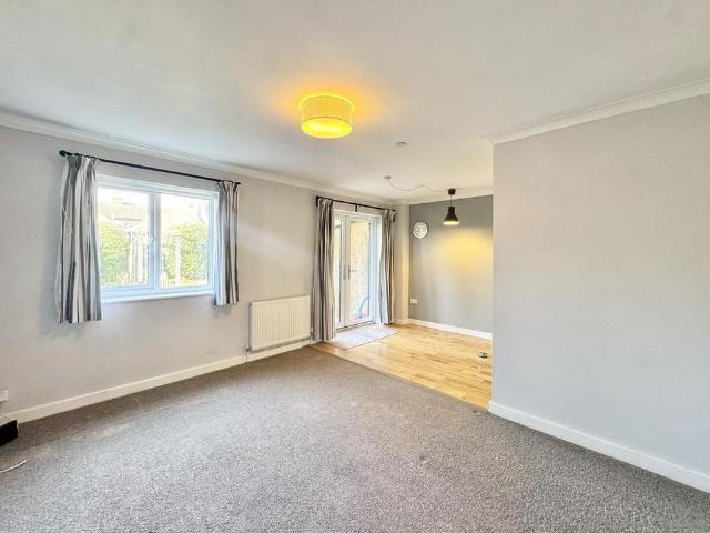 2 bedroom semi detached house to rent