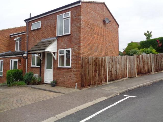 2 bedroom semi detached house to rent