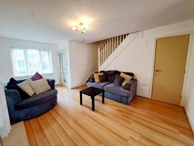 2 bedroom semi detached house to rent