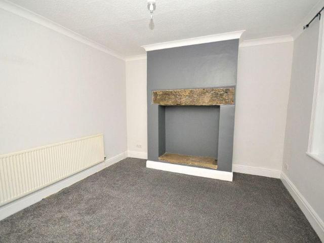 2 bedroom semi detached house to rent