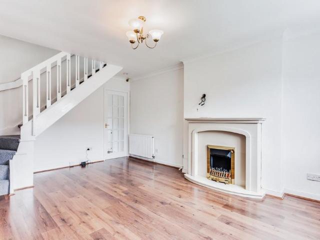2 bedroom semi detached house to rent