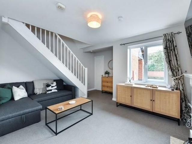 2 bedroom semi detached house to rent