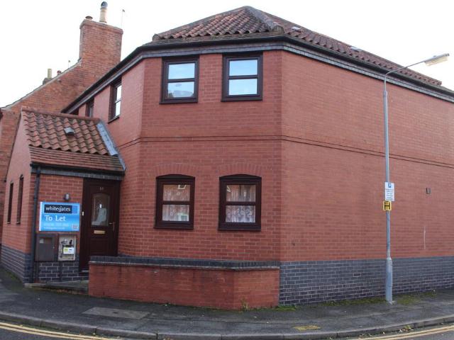 2 bedroom semi detached house to rent