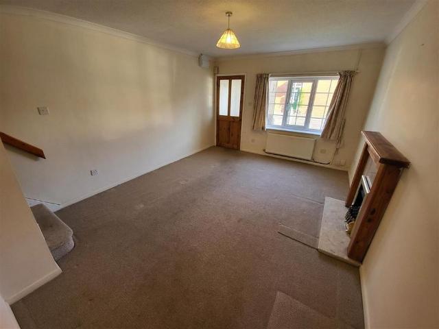 2 bedroom semi detached house to rent