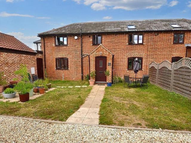 2 bedroom semi detached house to rent