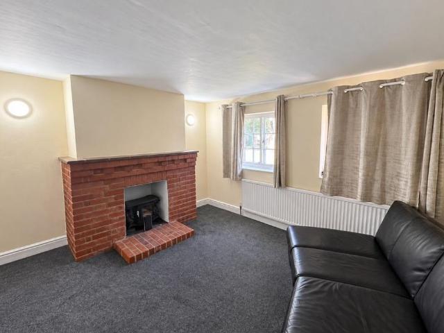 2 bedroom semi detached house to rent
