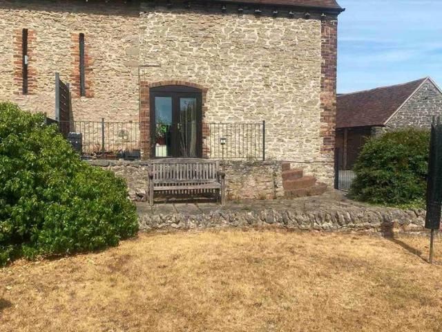 2 bedroom semi detached house to rent