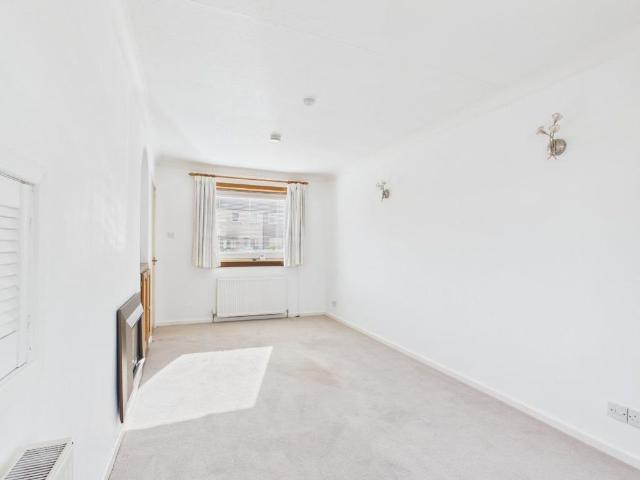 2 bedroom semi detached house to rent