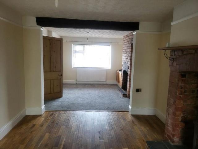 2 bedroom semi detached house to rent