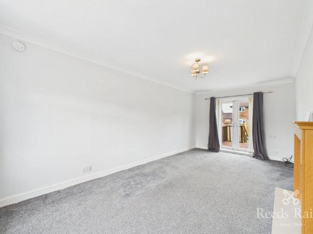 2 bedroom semi detached house to rent