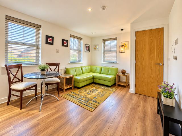 2 bedroom semi detached house to rent