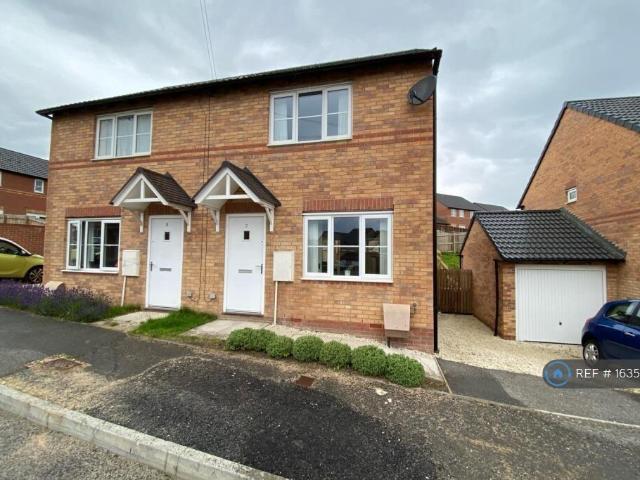 2 bedroom semi detached house to rent