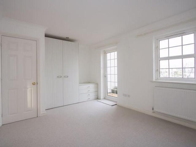 2 bedroom semi detached house to rent