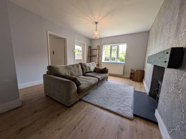 2 bedroom semi detached house to rent
