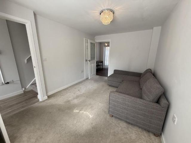 2 bedroom semi detached house to rent