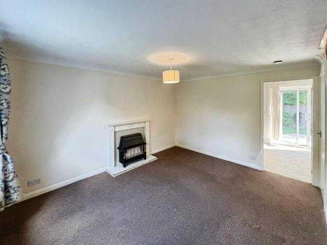 2 bedroom semi detached house to rent