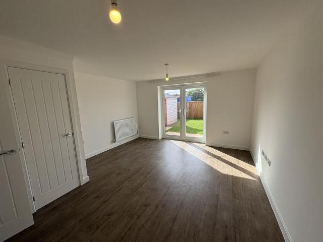 2 bedroom semi detached house to rent