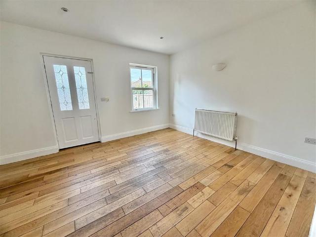 2 bedroom semi detached house to rent