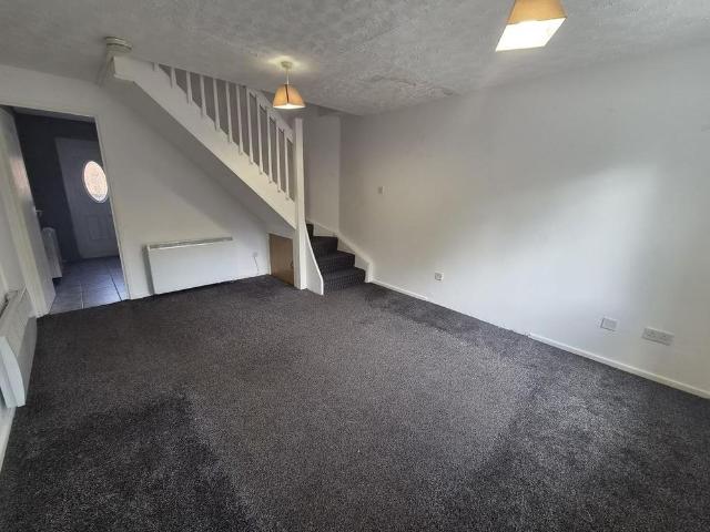 2 bedroom semi detached house to rent