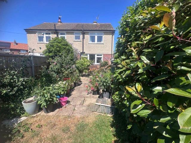 2 bedroom semi detached house to rent
