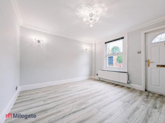 2 bedroom semi detached house to rent