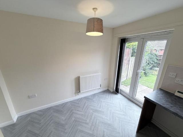 2 bedroom semi detached house to rent