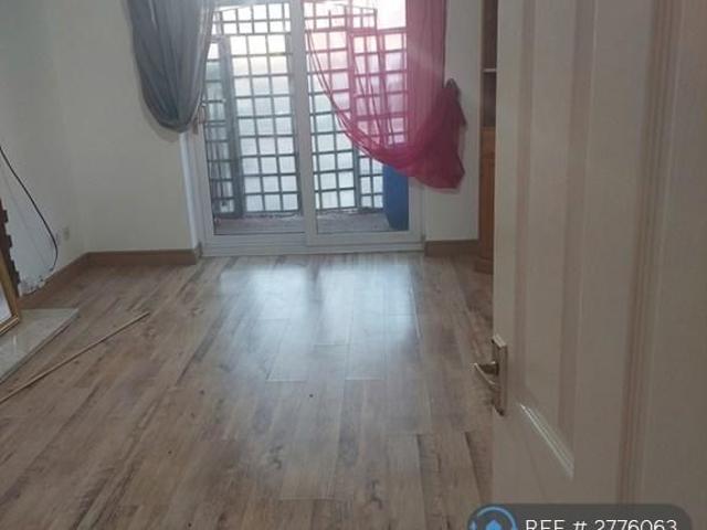 2 bedroom semi detached house to rent
