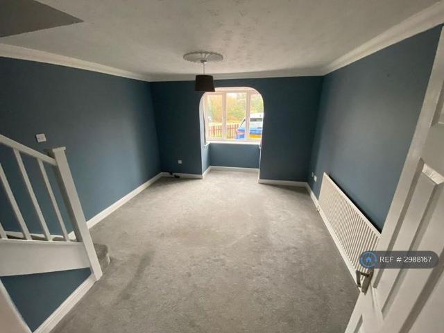 2 bedroom semi detached house to rent