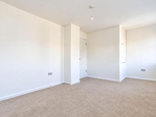 2 bedroom semi detached house to rent