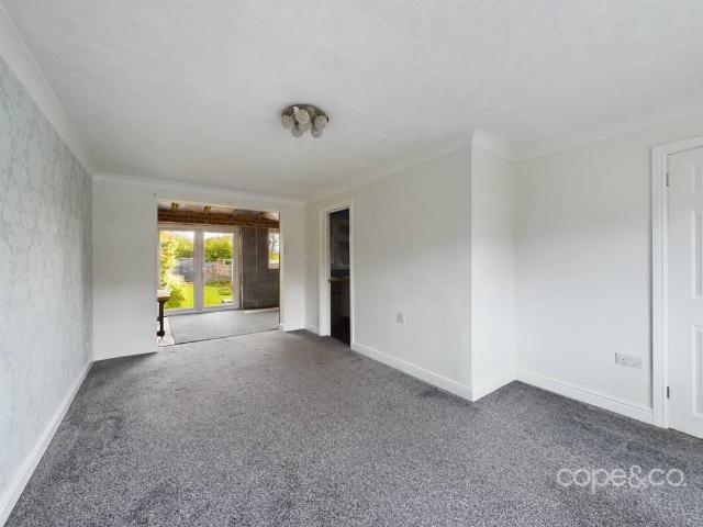 2 bedroom semi detached house to rent