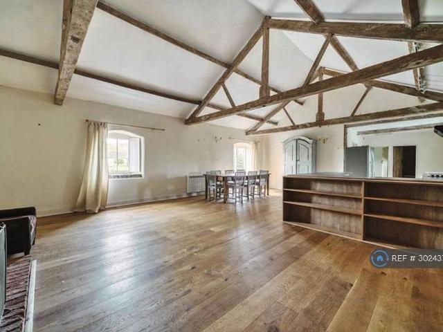2 bedroom semi detached house to rent